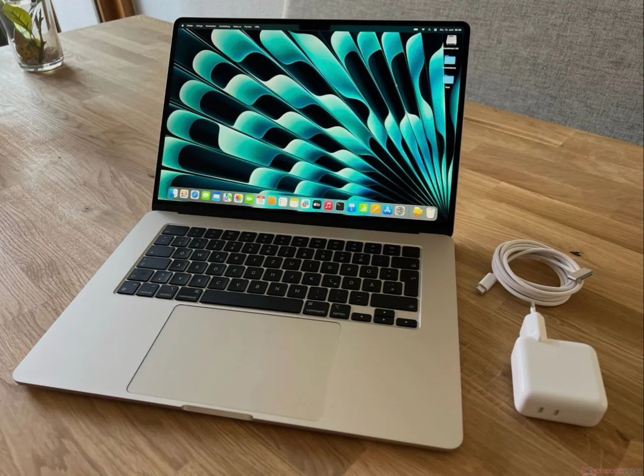 MacBook Air 15,3? M2 2023 