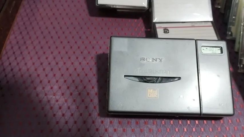 Vende se um Diskman Panasonic e Um. MD player da Sony - Foto 3