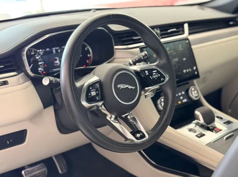 Jaguar F-Pace 3.0 R-Dyn.SE AWD 340cv (Híbrido), foto 5 de 19