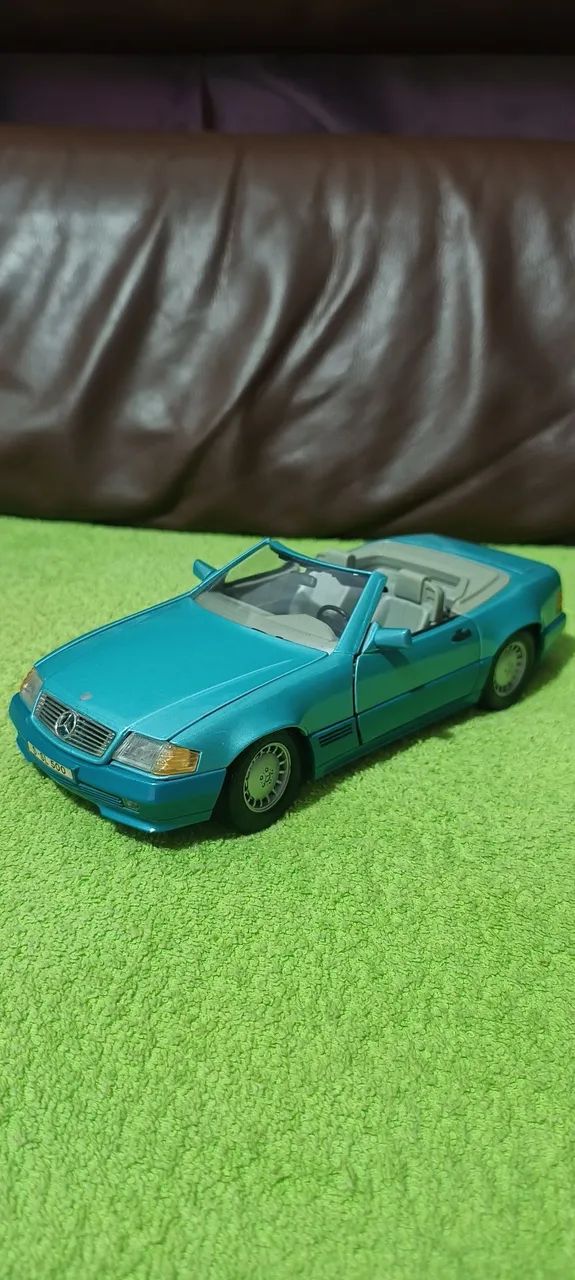 Miniatura 1/18 Mercedes 500 SL