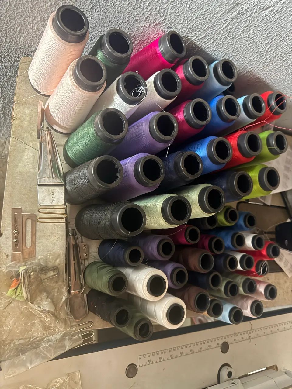 Linhas para Costura + Acessórios e Luminária - Foto 2