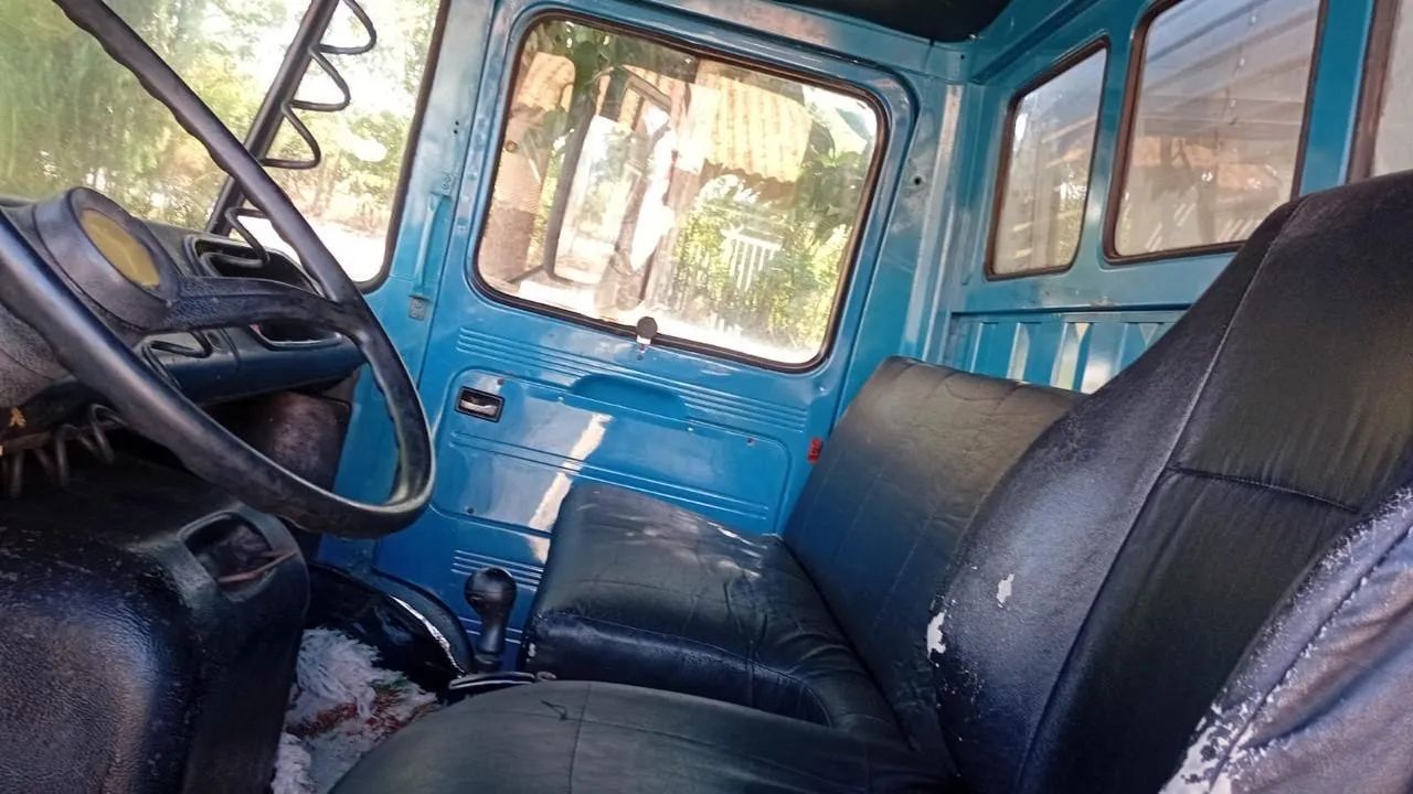mercedinho 608 com 6 pneus zero 