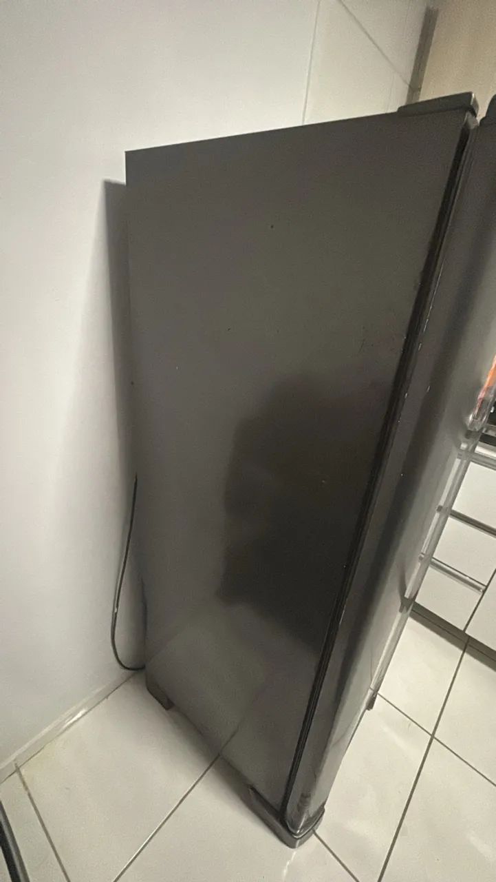 VENDE-SE GELADEIRA - Foto 2
