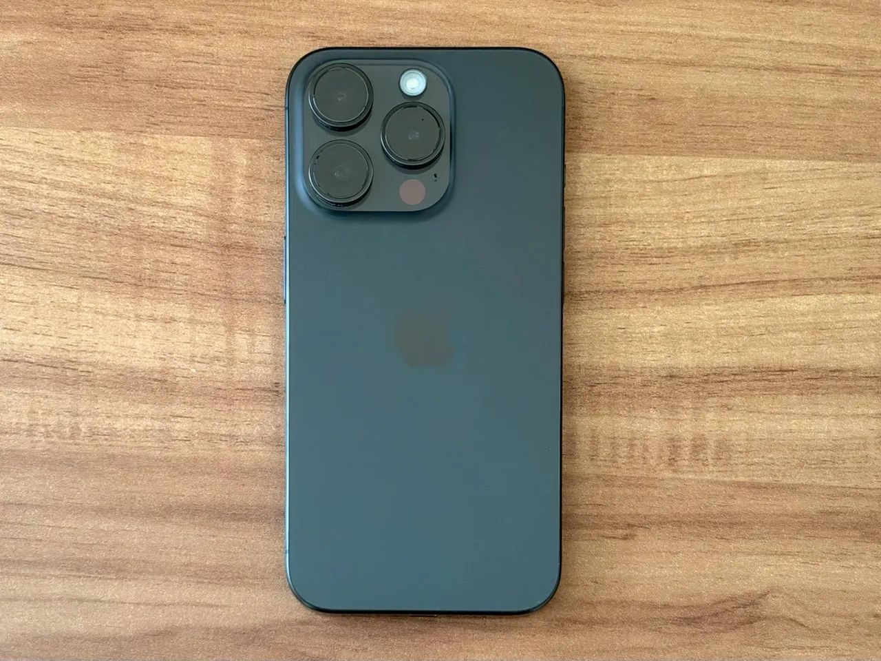 iPhone 15 Pro (256GB) Titânio Preto - Foto 2