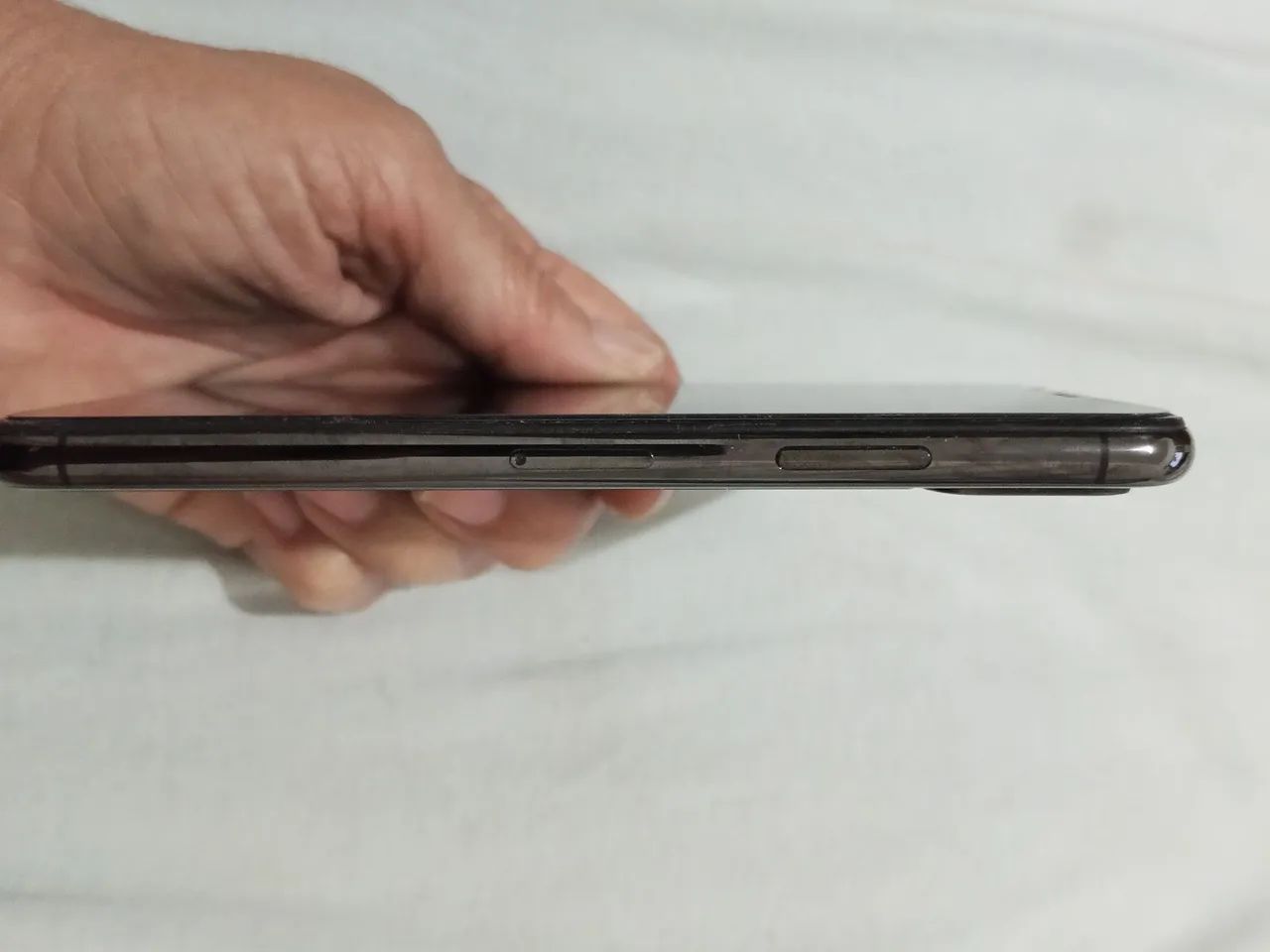 iPhone XS, bateria em 72%, sem trincado, face id não funciona!  - Foto 3