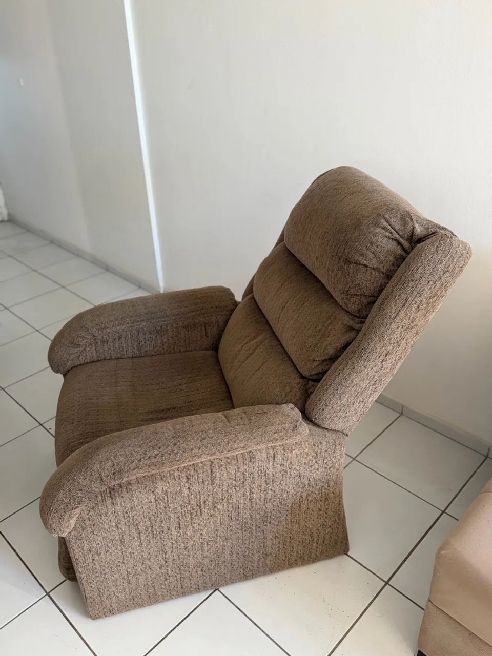 Poltrona Reclinável Acolchoada  - Foto 4