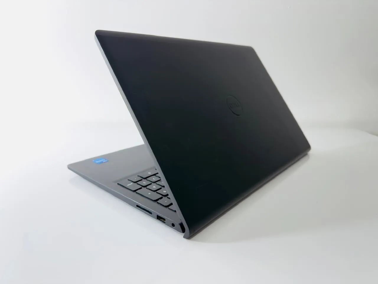 Notebook Dell 3520-I5-12Th-16GB Ram-SSD 256GB-Tela 15.6 FHD IPS