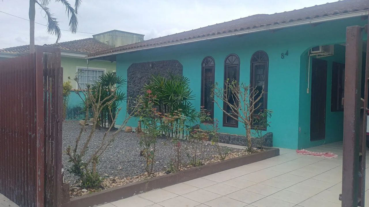 Casa averbada no floresta 