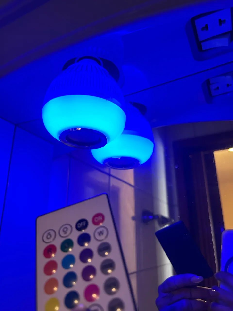 Lâmpada Colorida com Bluetooth  - Foto 4