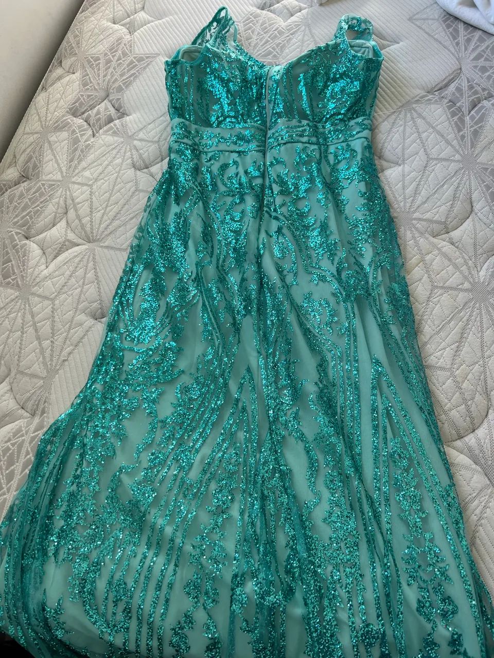 Vestido para festas com brilhos usado uma vez  - Foto 2