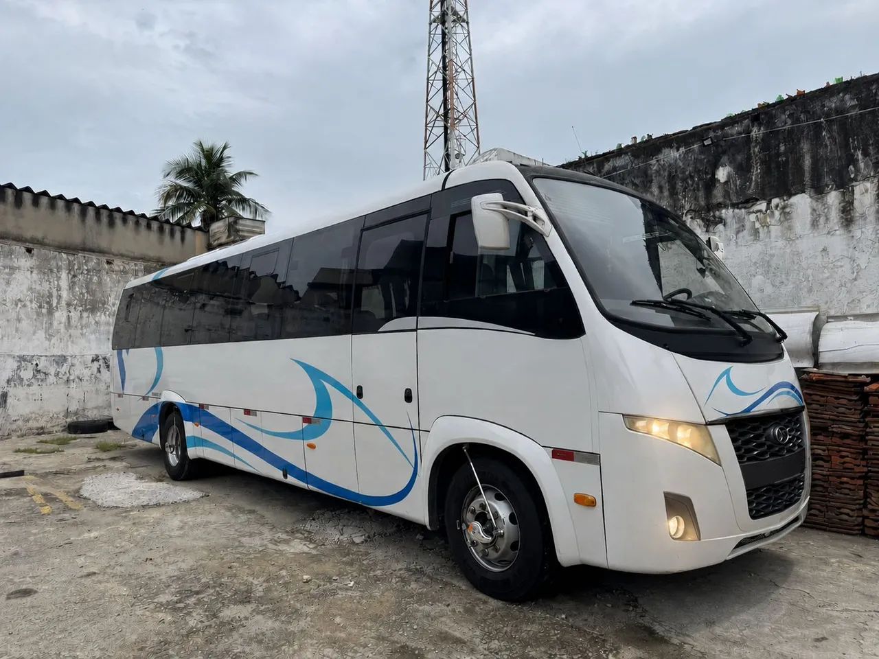 VENDO MICRO ÔNIBUS VOLARE WL LIMOUSINE ÚNICO DONO DE TURISMO  - Foto 2