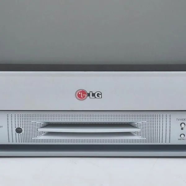 Tv de tubo tela plana LG Flatron 15 polegadas funcionando sem controle . - Foto 2