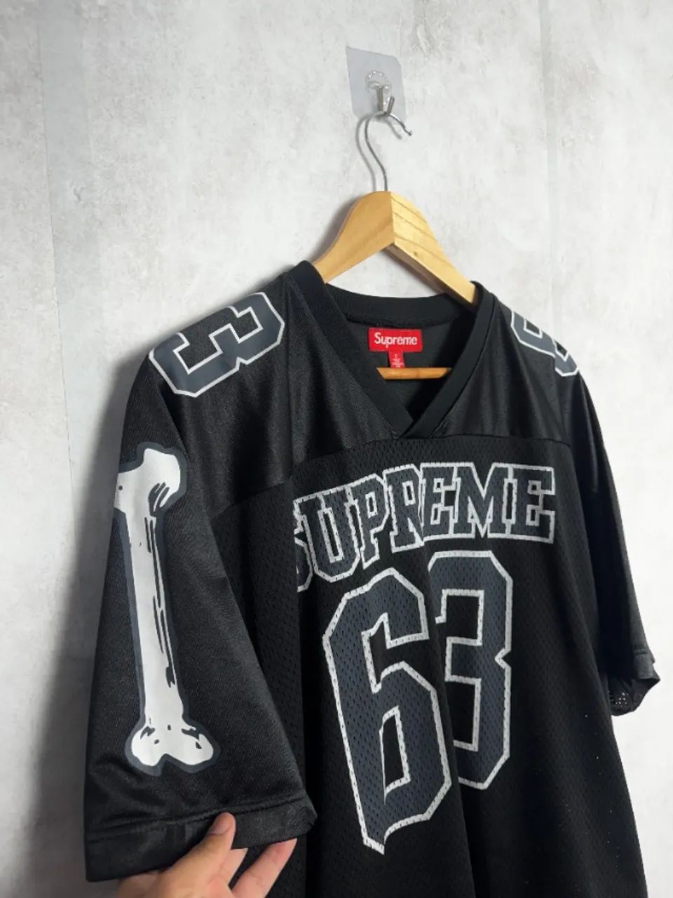 Camiseta Supreme Bones Football Jersey Black FW25-W1 - Roupas