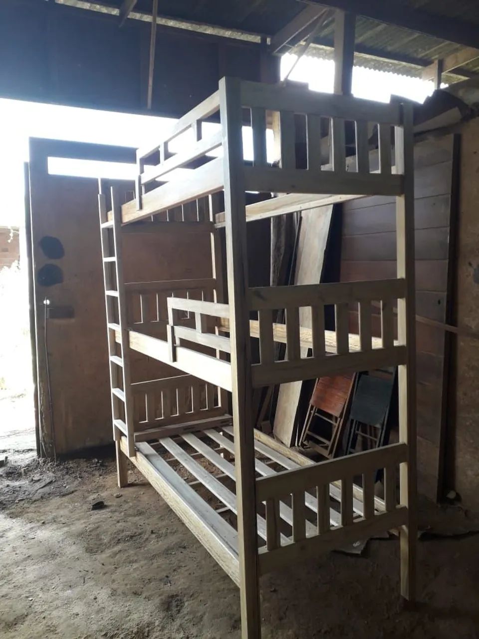 Beliche com cama de casal em baixo e solteiro acima de madeira maciça - Foto 4