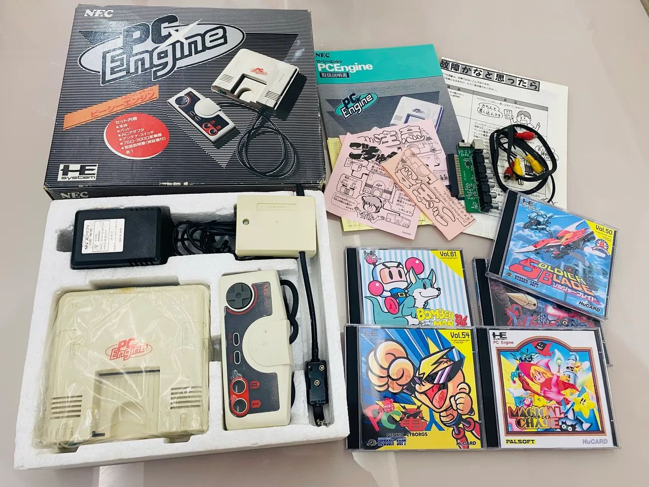 PC Engine completo na caixa com jogos