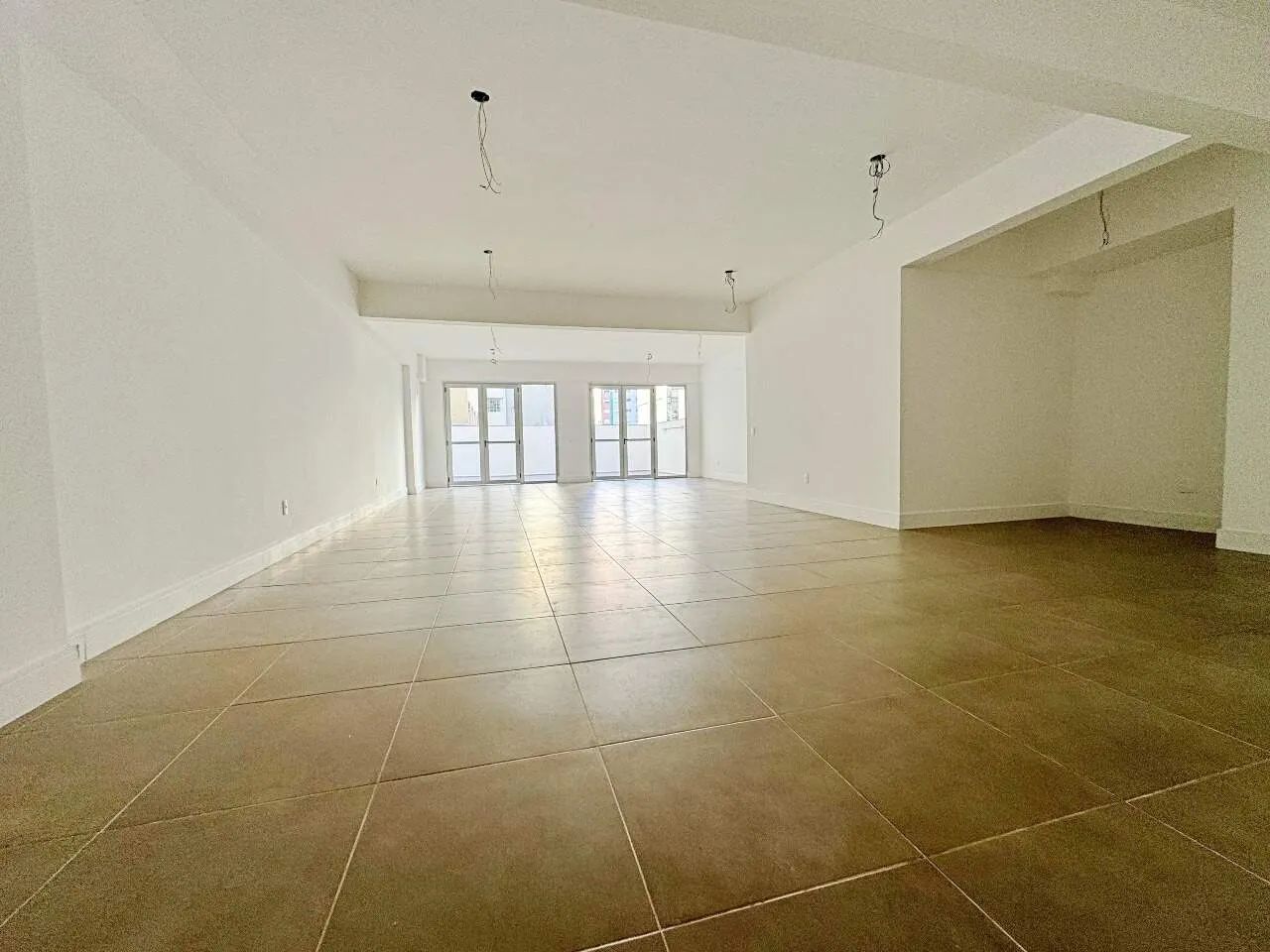 SALA COMERCIAL PARA LOCAÇÃO NO CENTRO - Foto 4