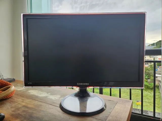 TV/Monitor LED Samsung 22 polegadas.