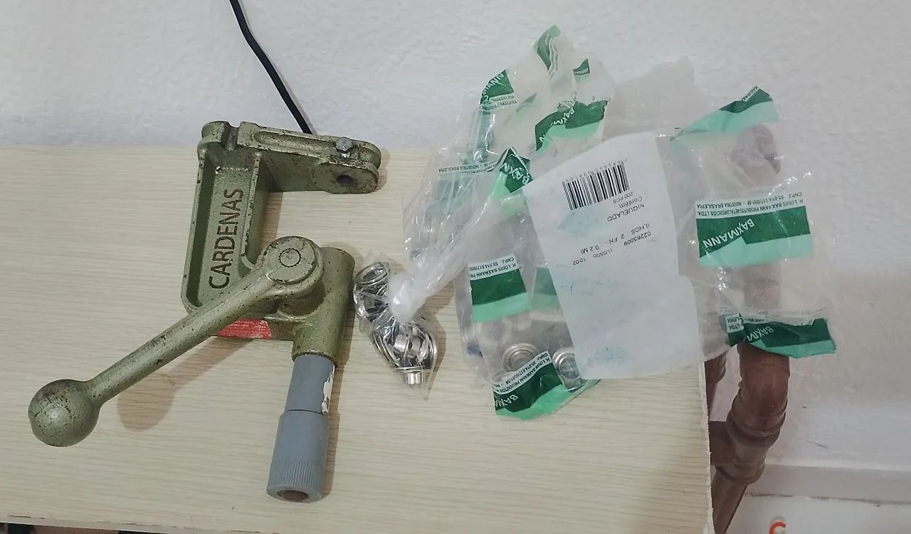 Máquina de pregar ilhós e botão  - Foto 2