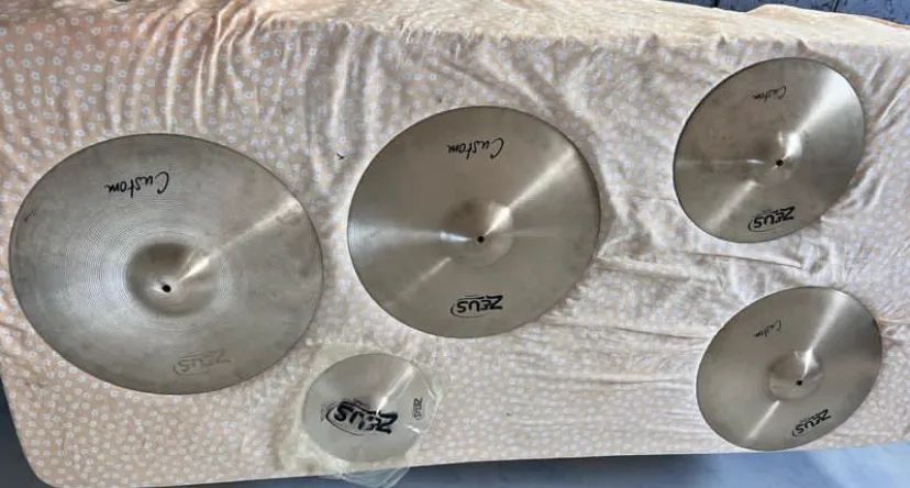リス Pratos Zeus - Instrumentos musicais - Paço do Lumiar 1518311984 | OLX