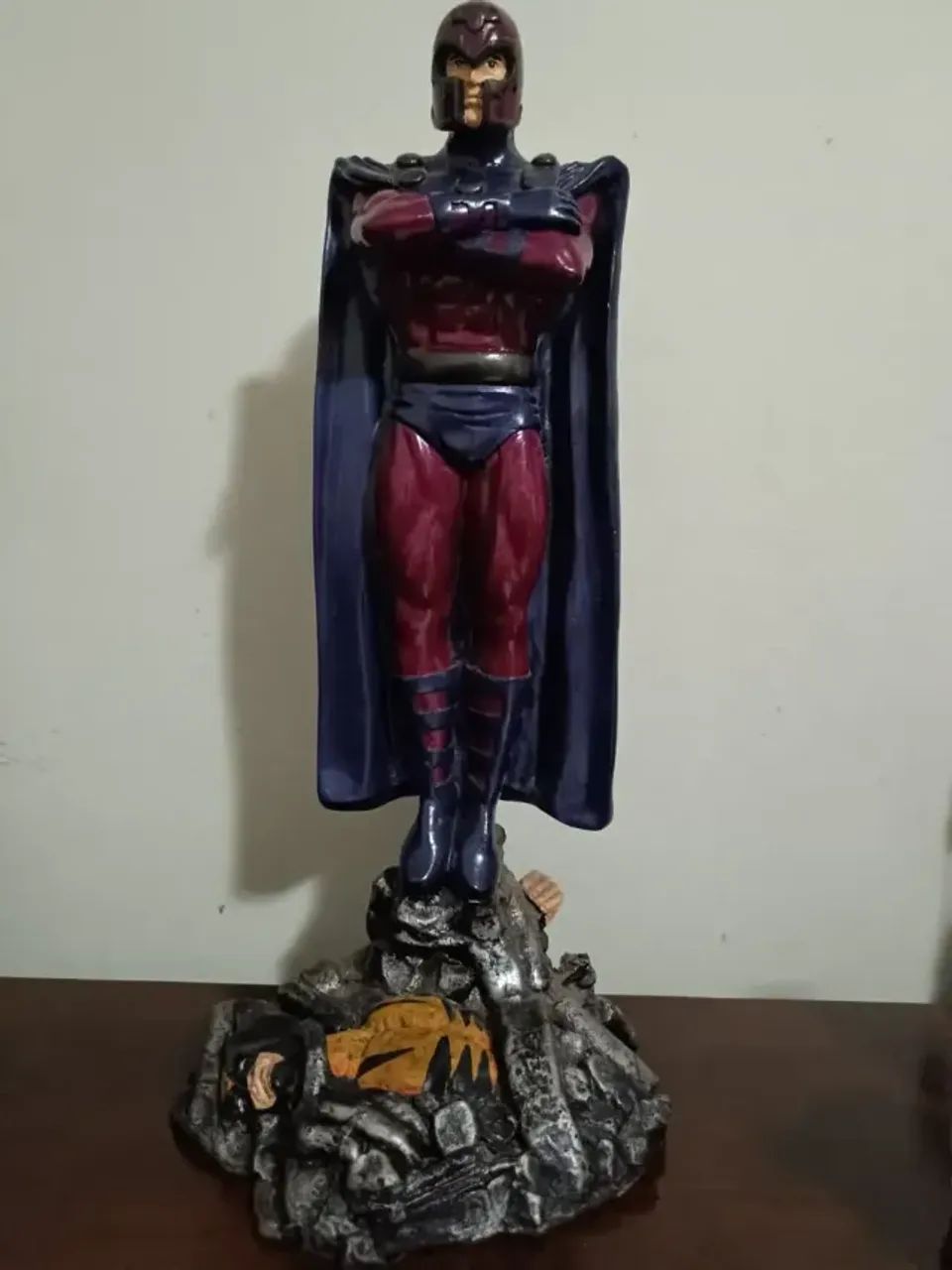 Boneco Do Magneto