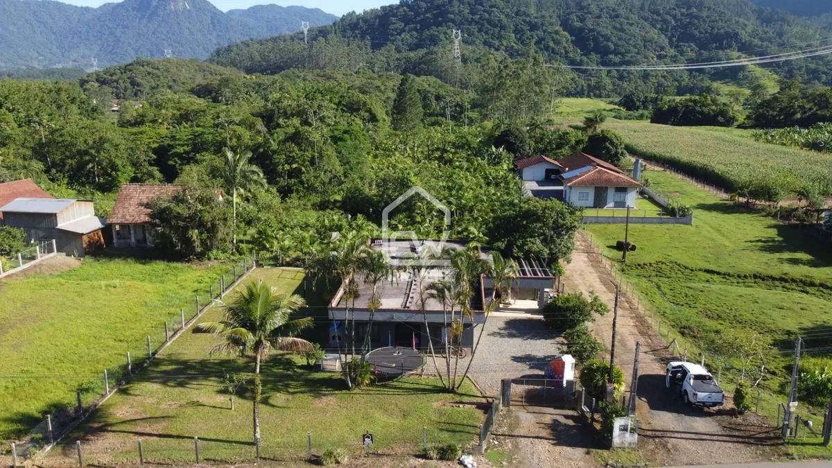 Chácara com Área Total de 20.349m² em Schroeder, SC