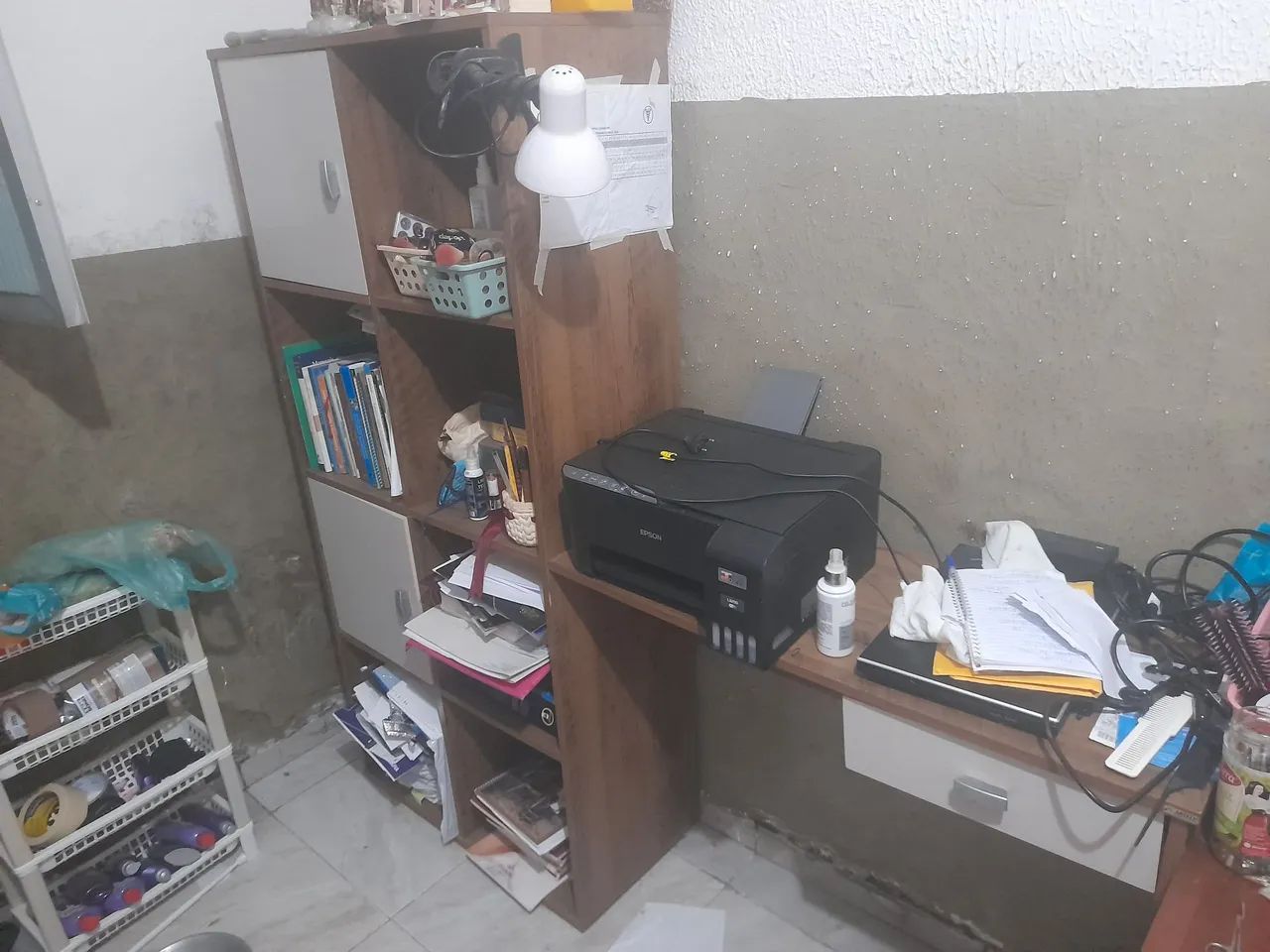 Escrivaninha armário 