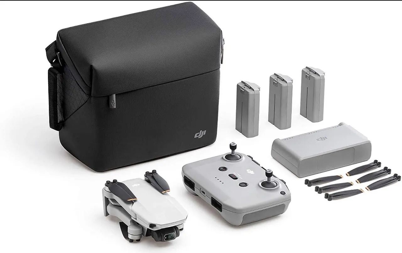 Drone DJI Mini 2 Fly More Combo com Bolsa Original e Acessórios