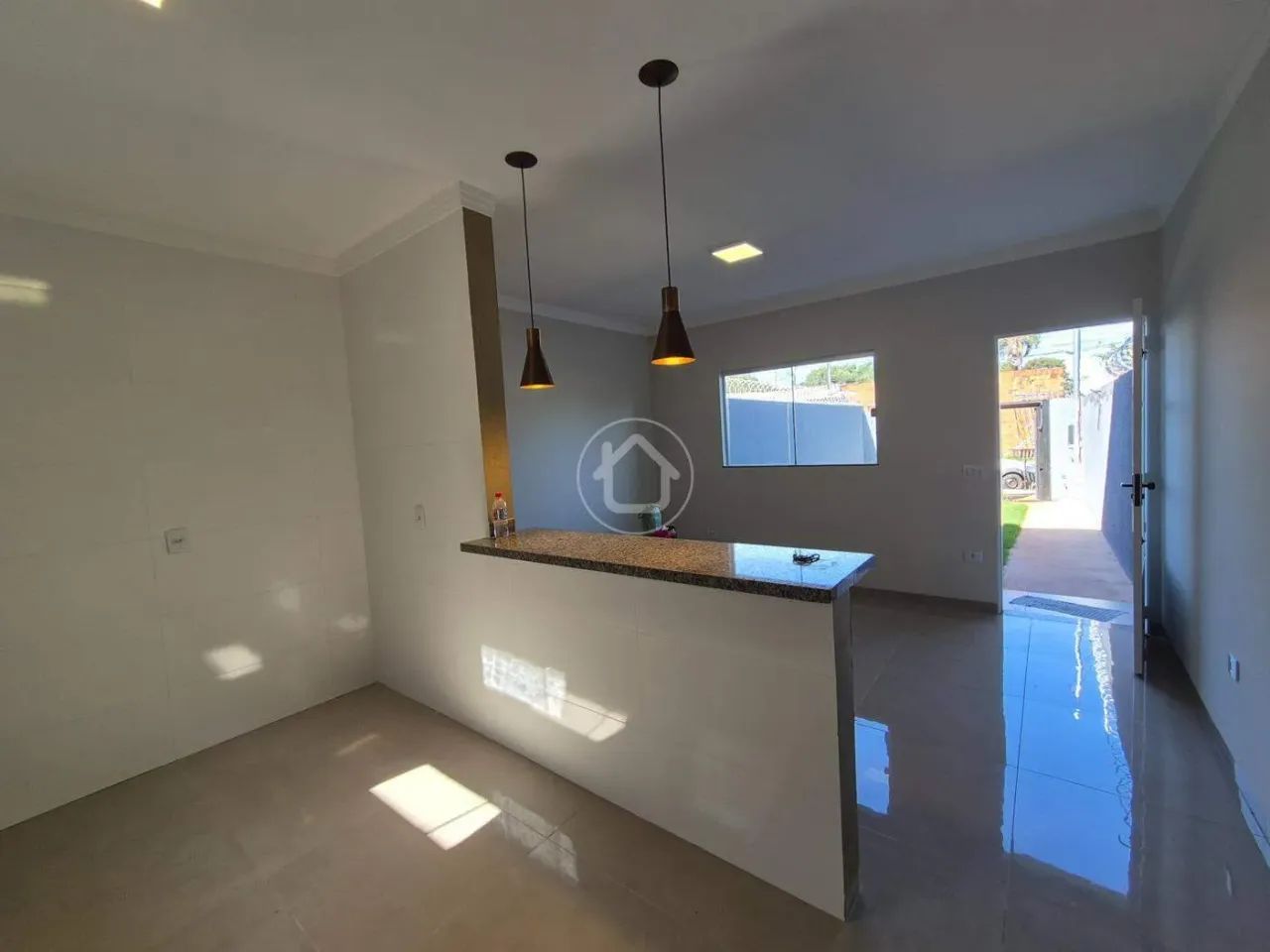 CASA COM 2 DORMITORIOS SENDO UMA SUITE - Foto 4