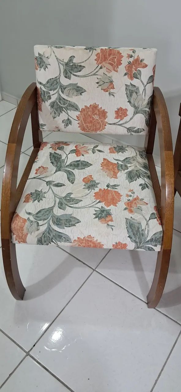 2 Poltronas em Madeira