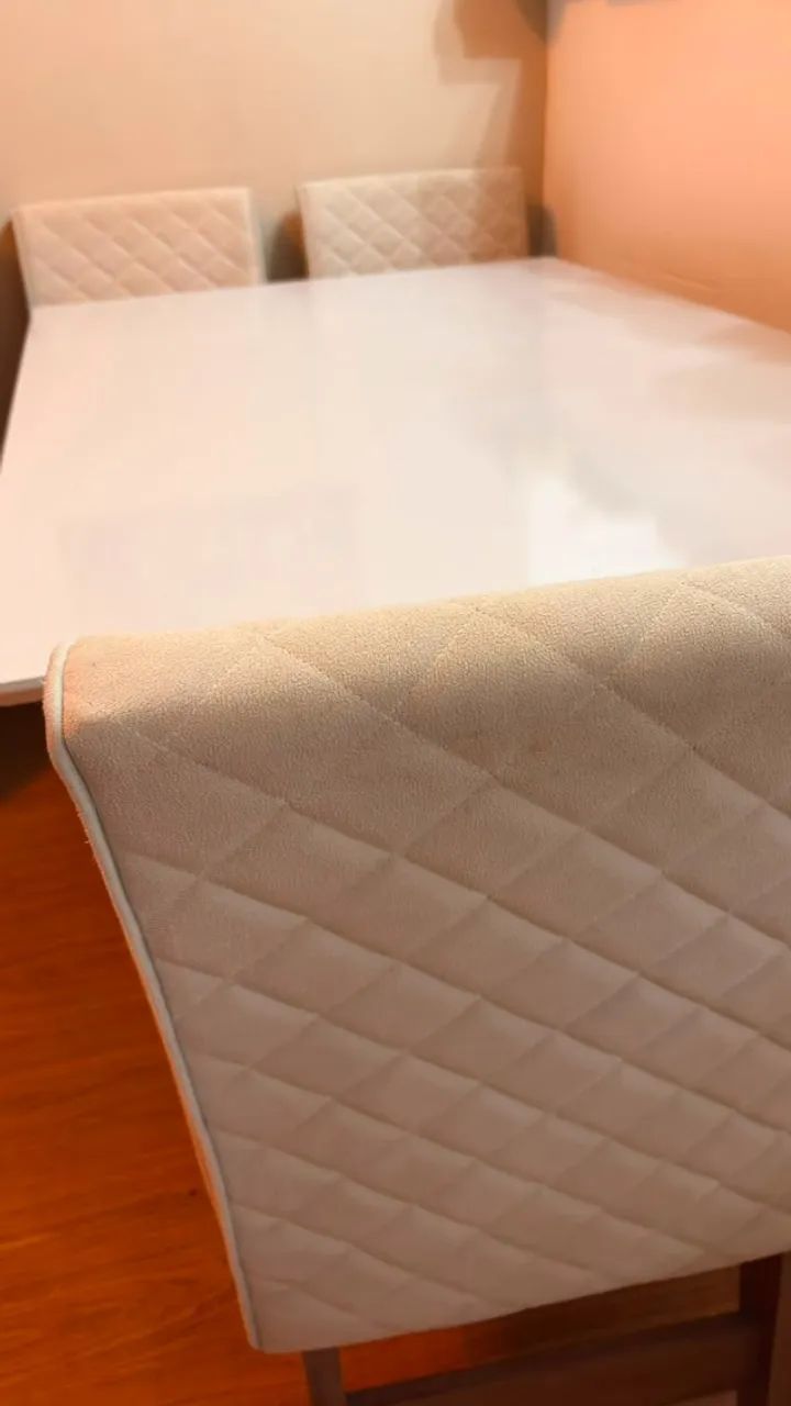 Mesa de jantar 1,35 × 0,90 m