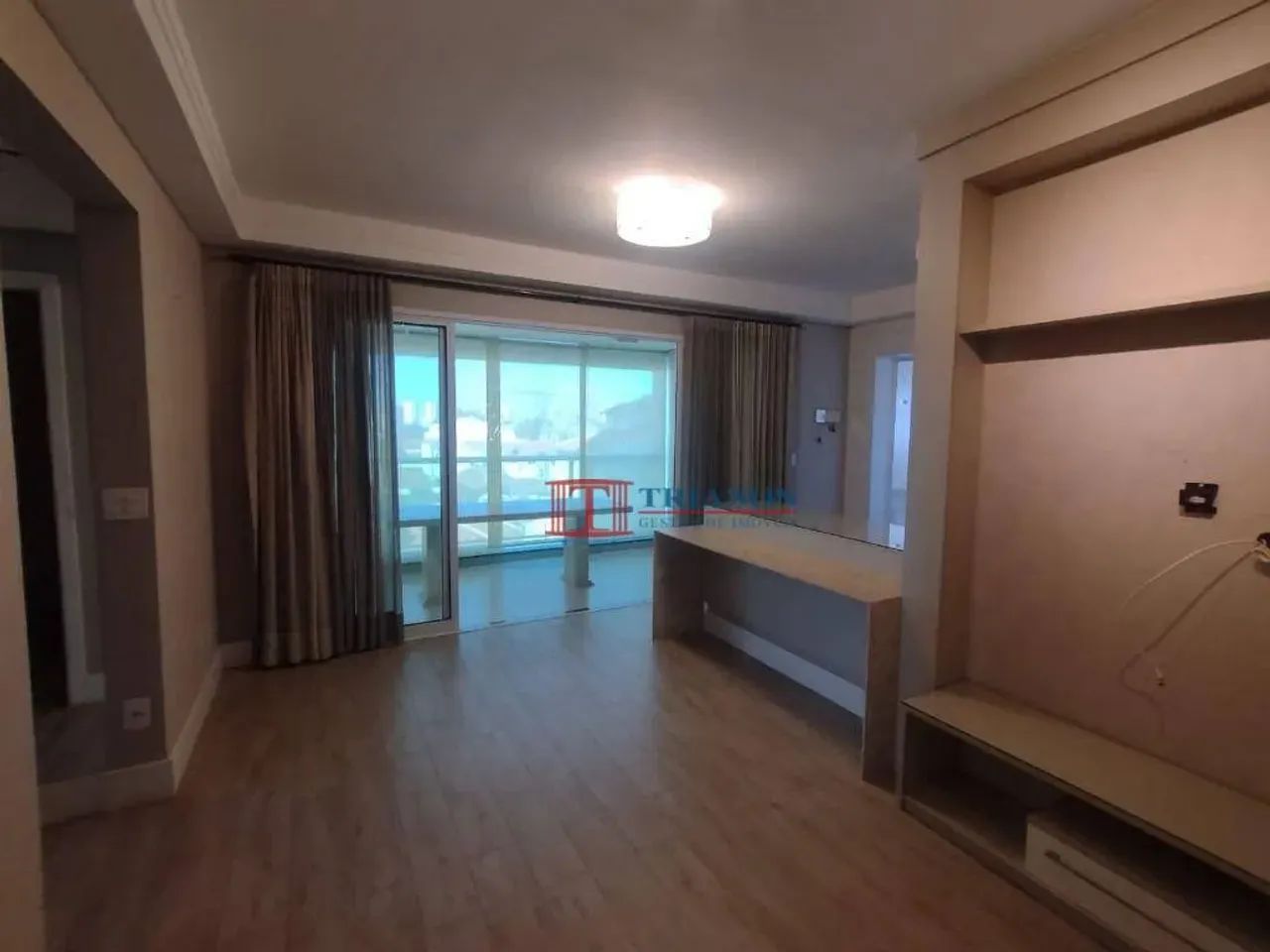 Apartamento no Ed. Duo c/ 3 dormitórios com armários e Ar condicionado, 101 m² - Vila Inde