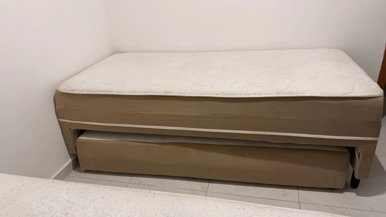 Cama box Solteiro com auxiliar seminova 