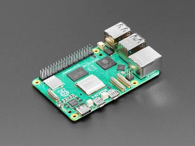 Sakana様　Raspberry Pi 4 Model B 4GB 2台 Raspberry Pi 4 Model B, Kit Completo com 4GB RAM, Fonte, Case