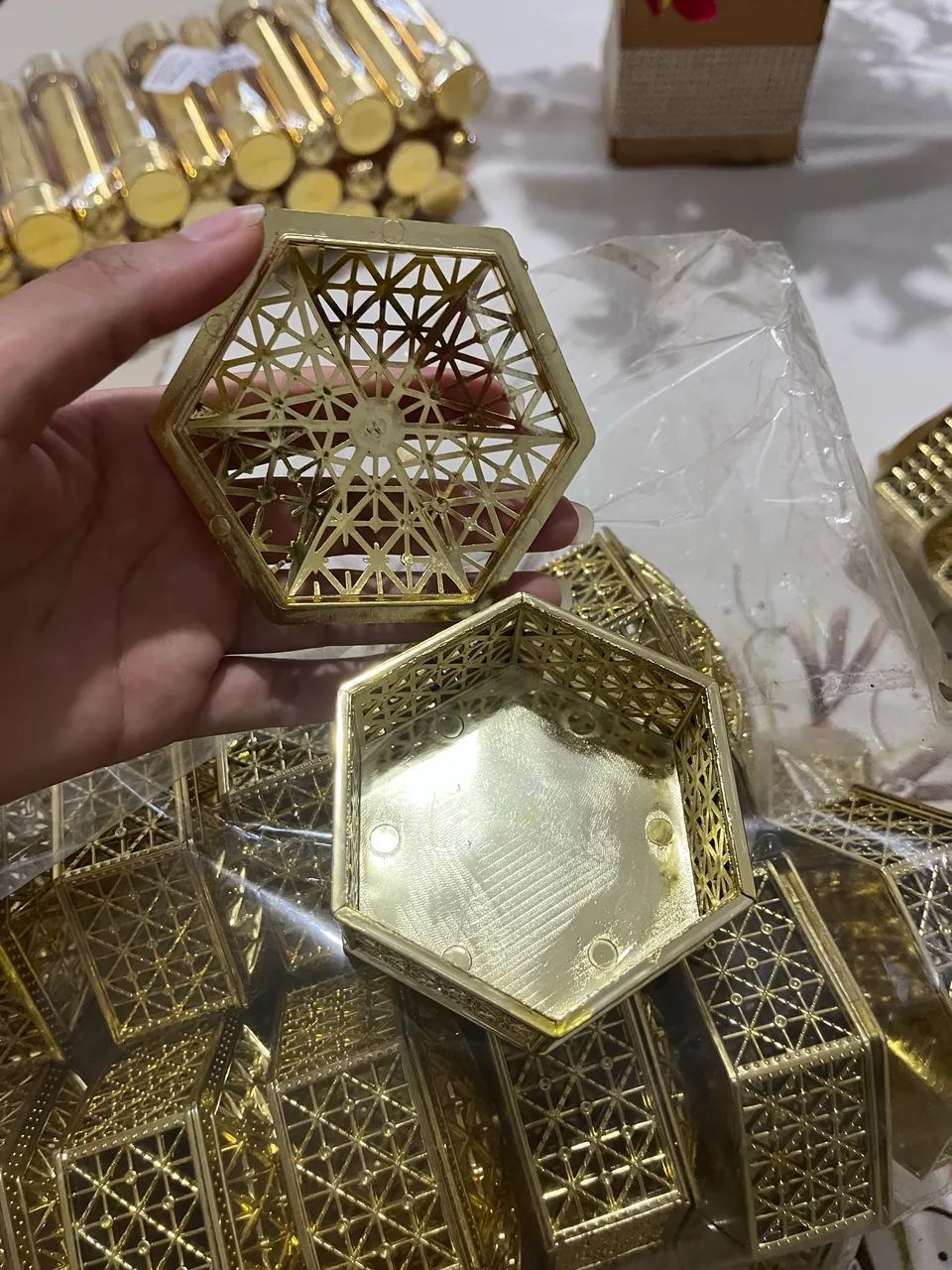 Kit de lembrancinha para aniversário dourado - Foto 3