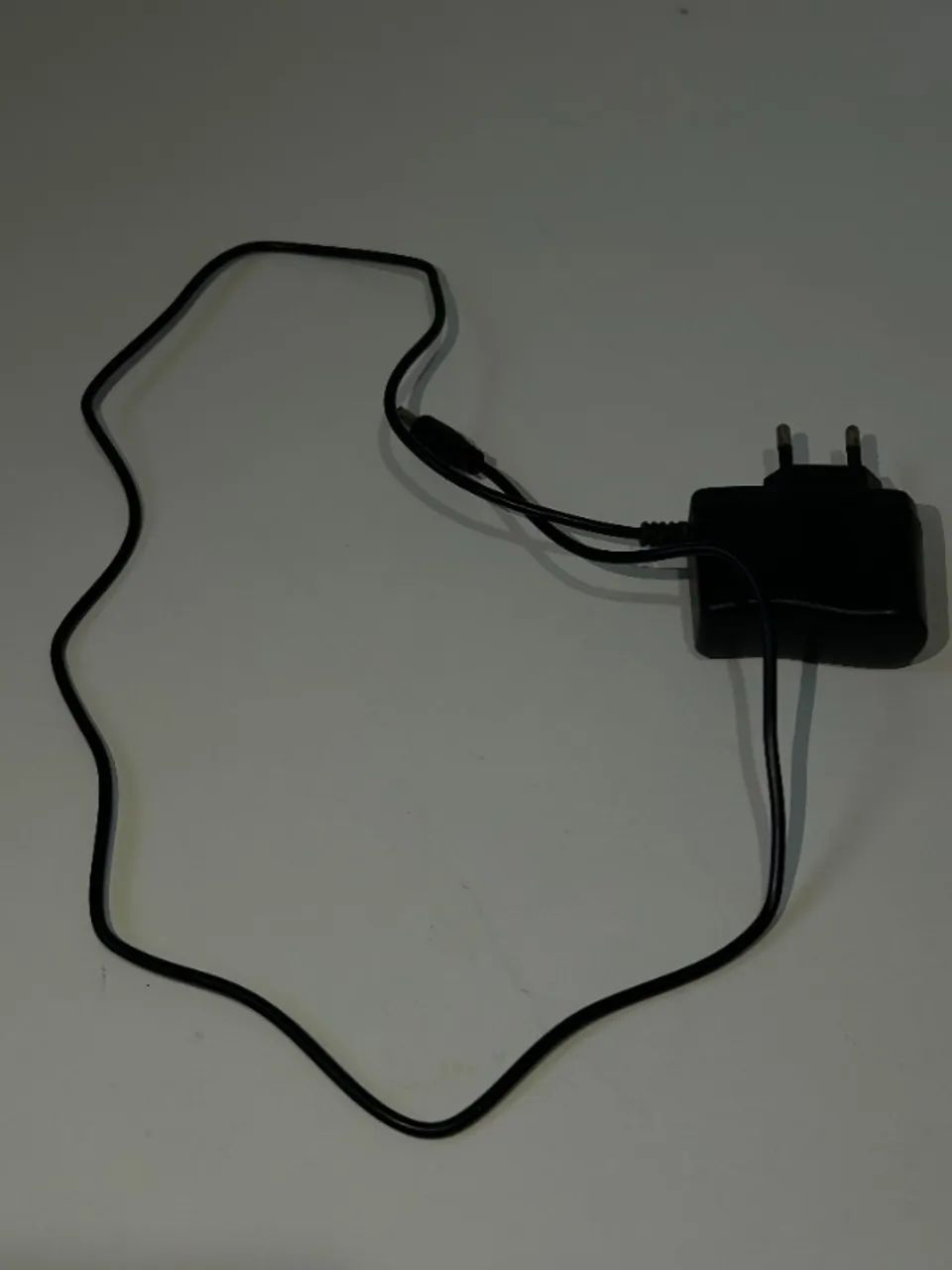 Fonte Carregador Bivolt ? Plug Redondo