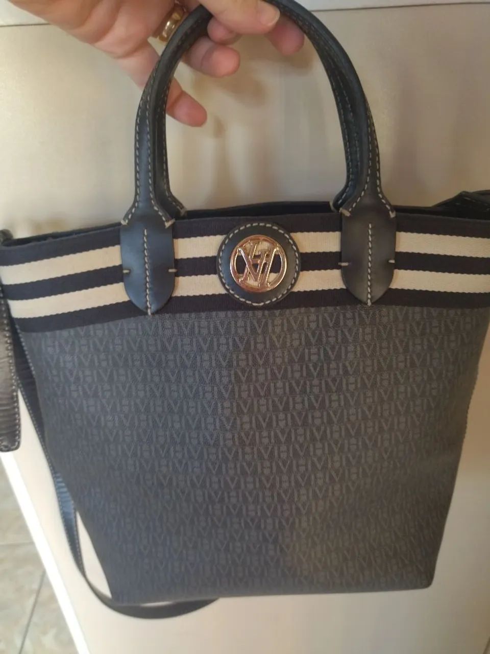 Bolsa e cinto Victor Hugo 