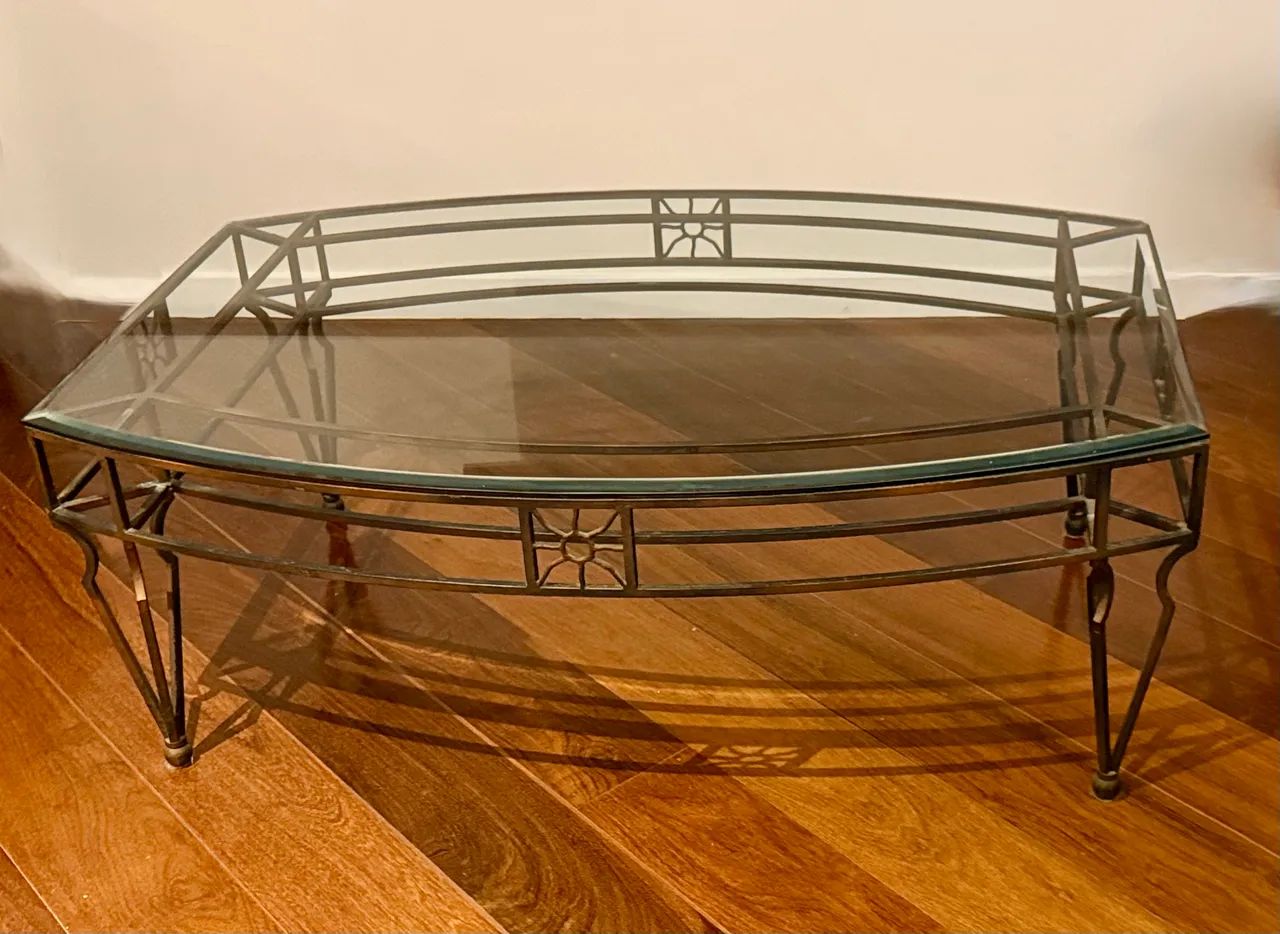 Mesa de centro de ferro e vidro bisotado - Foto 3