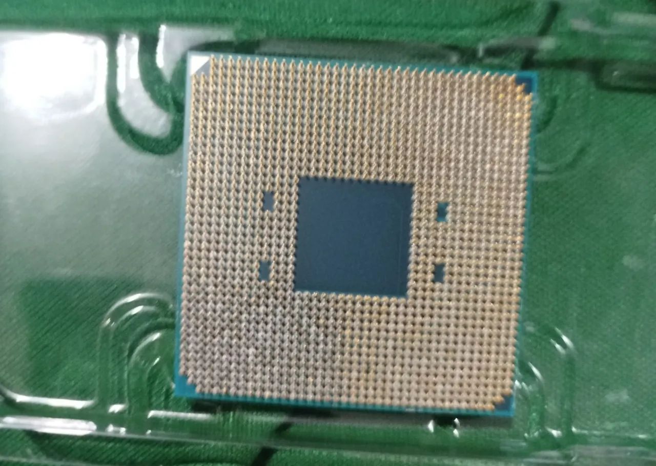 AMD Ryzen 7 2700-  8 núcleos 16 threads - Foto 2