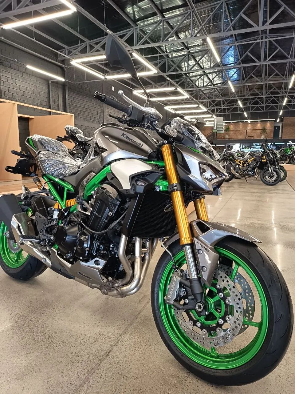Kawasaki 900 R Edition 2026 - 1498707263 | OLX