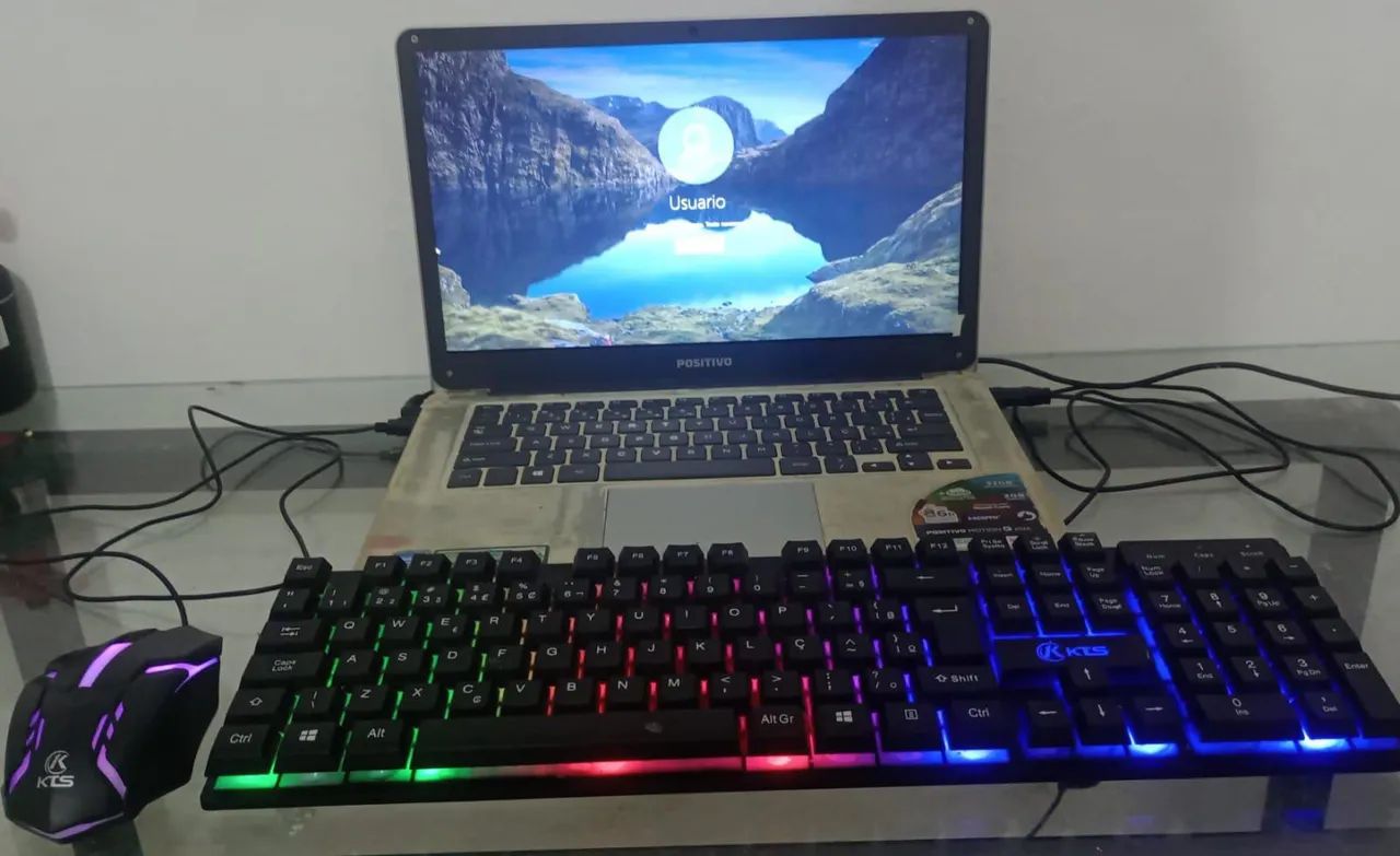 Vendo notebook positivo. Obs.: só precisa de formação. Fora isso tá filé 