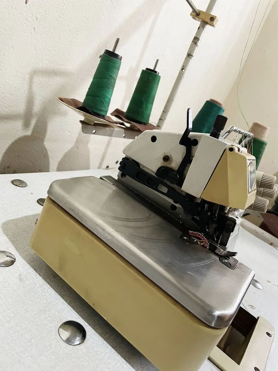 Máquina de costura Interloque Industrial Kingtex ? Funcionando Perfeitamente - Foto 5