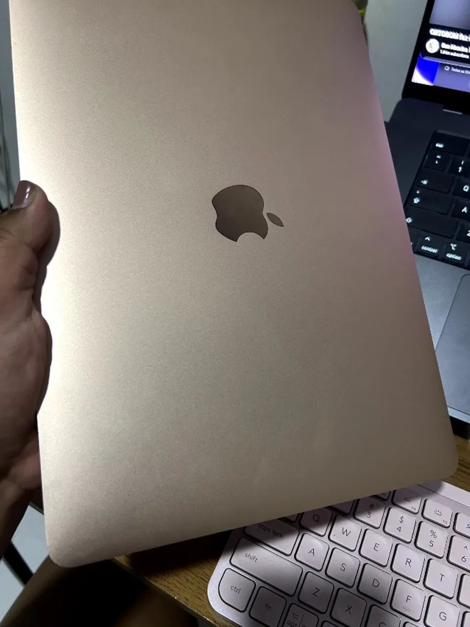 MacBook Air M1 2020 | 8GB RAM | 256GB SSD | Excelente
