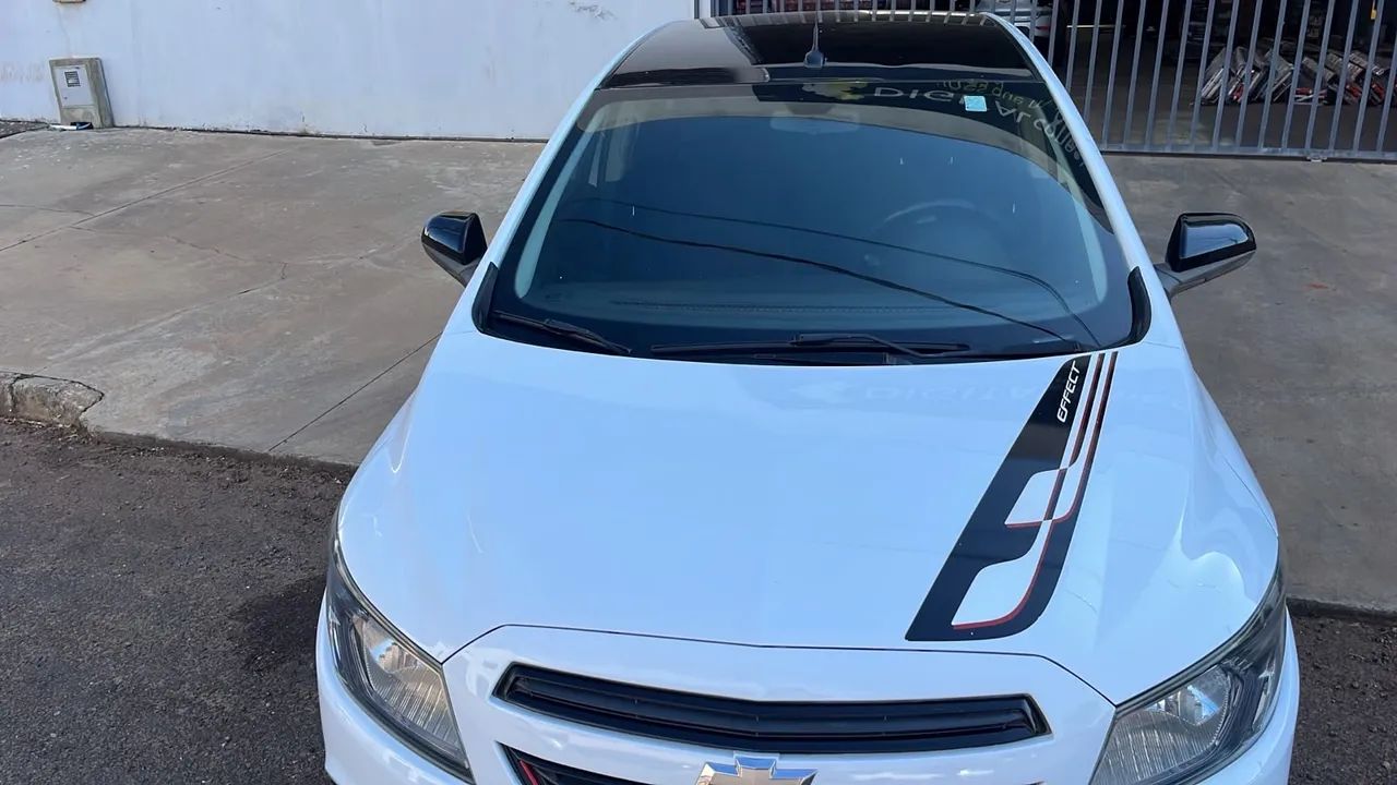 Chevrolet Onix Hatch Effect 1.4 8V Flex Power Mec. 4P 2016 - Foto 3