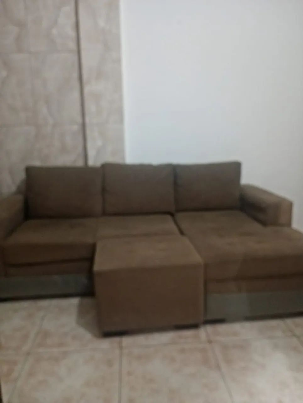 Sofá três lugares com Puff - Foto 2