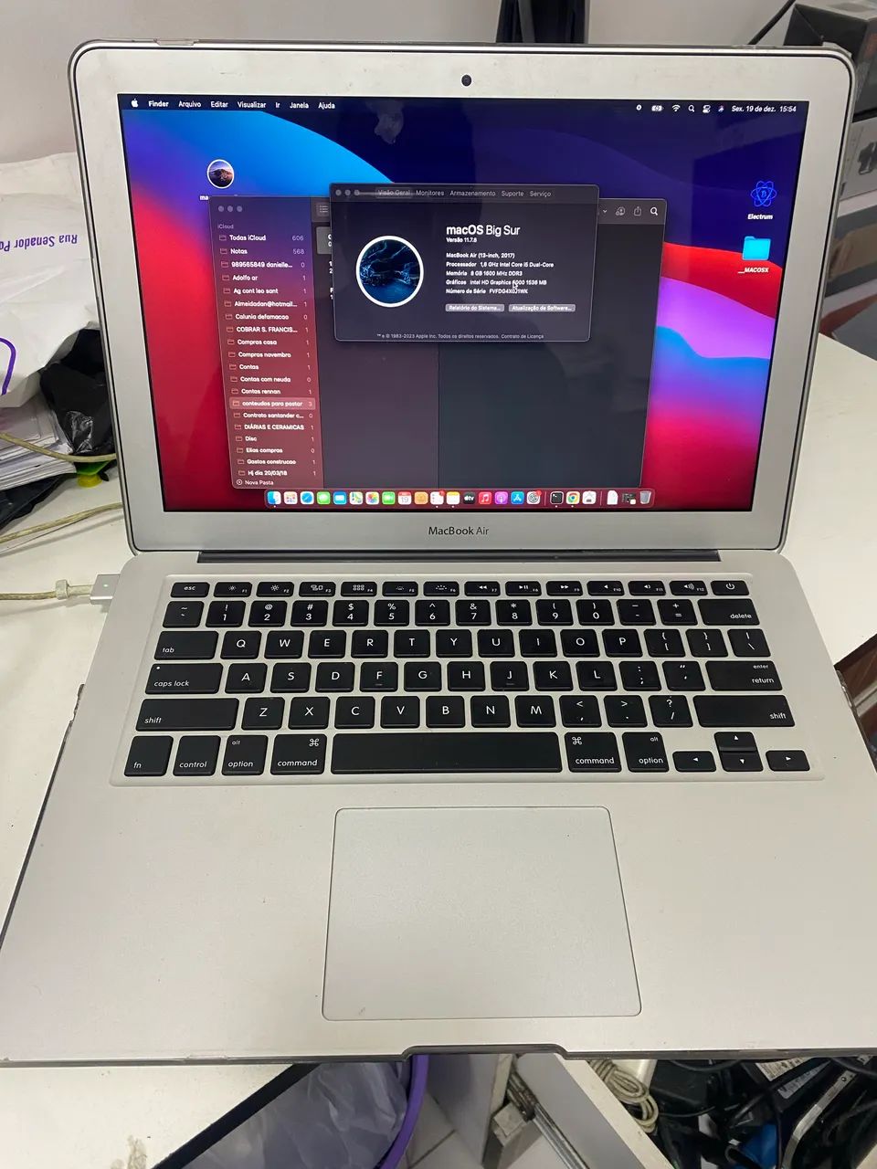 MacBook Air 2017 128gb SSD 8gb ram 