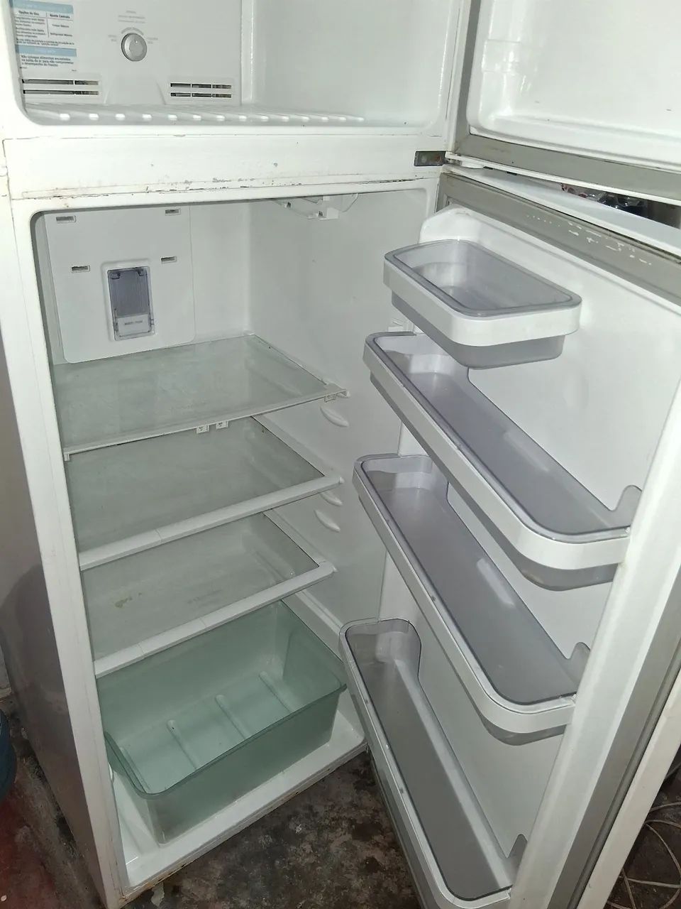 Geladeira Electrolux com defeito - Foto 2