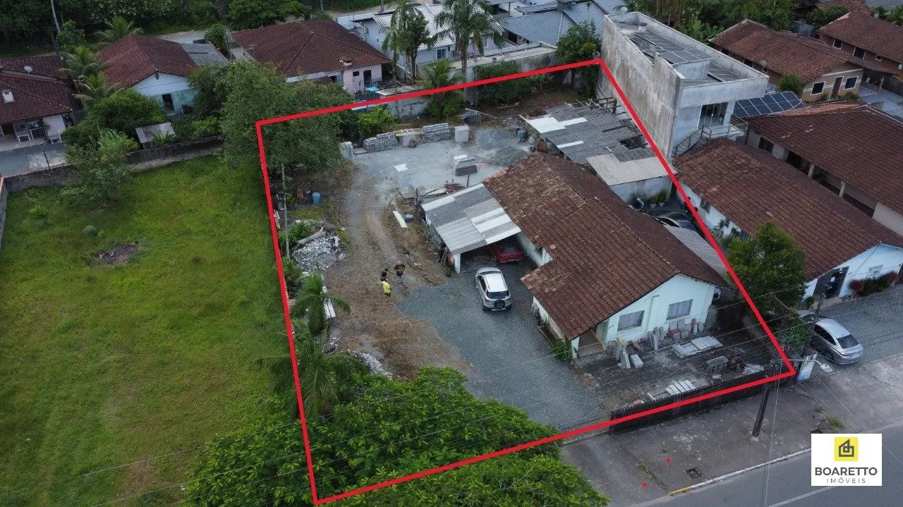 Terreno no Centro de Pirabeiraba