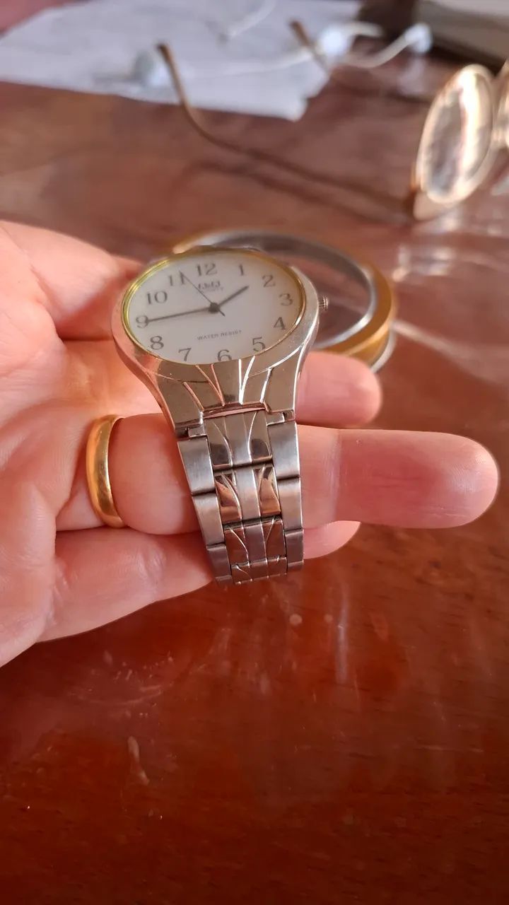 Relógio de pulso masculino Q&Q quartz  - Foto 2