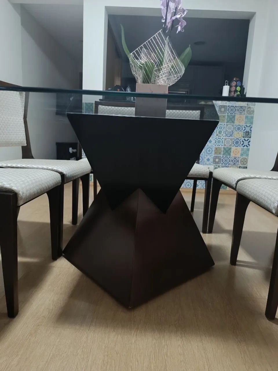Mesa de jantar de vidro com 8 cadeiras - Foto 3