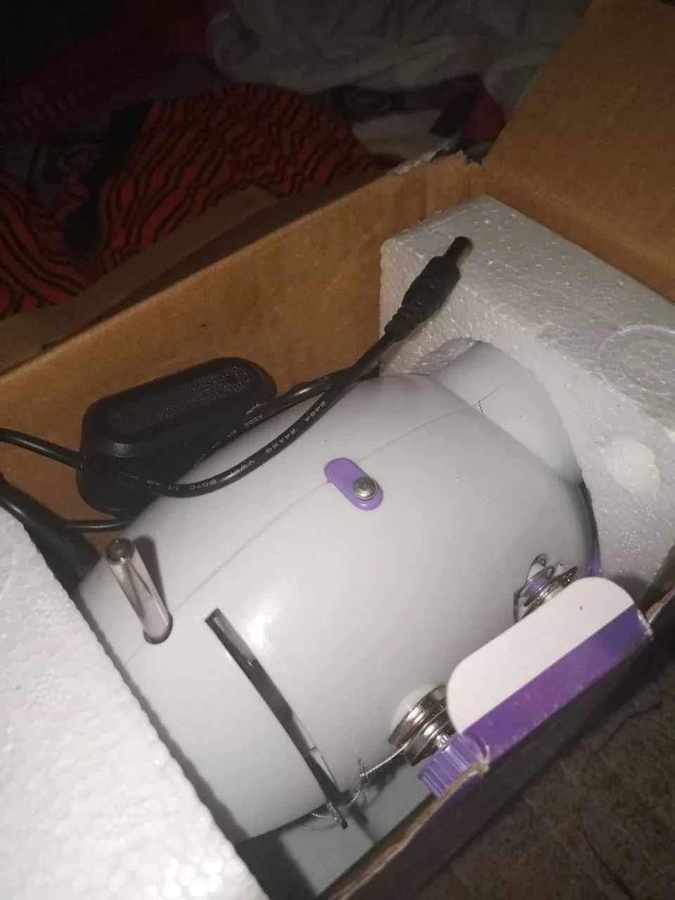 Máquina de costurar - Foto 3